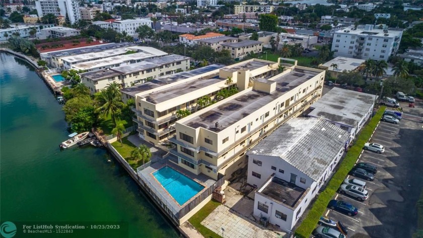 Waterfront ocean access 36 unit Multifamily Building in - Beach Commercial for sale in Miami Beach, Florida on Beachhouse.com