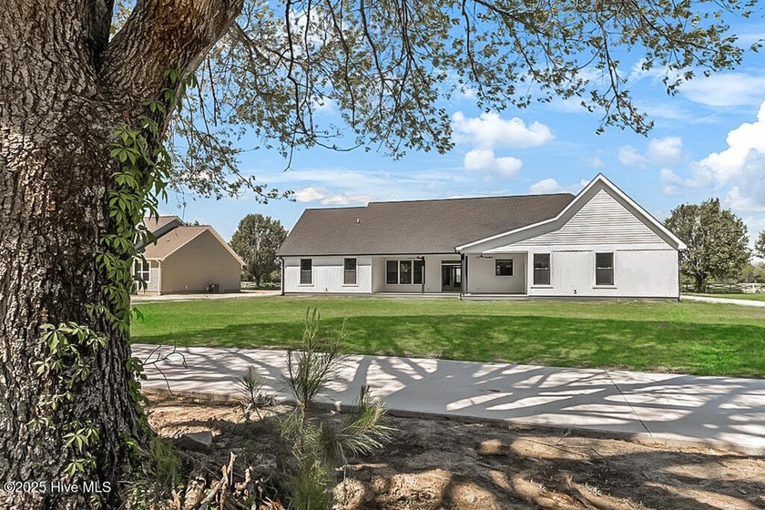 Welcome to easy, elegant living in this beautifully crafted new - Beach Home for sale in Edenton, North Carolina on Beachhouse.com