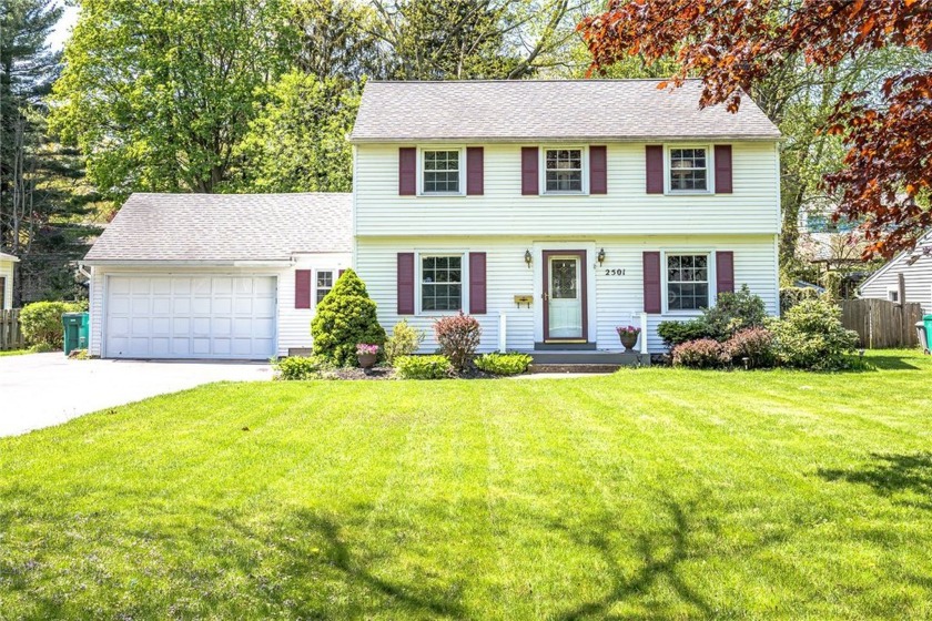 Outstanding Oakcrest Village Colonial boasts all the bells & - Beach Home for sale in Irondequoit, New York on Beachhouse.com