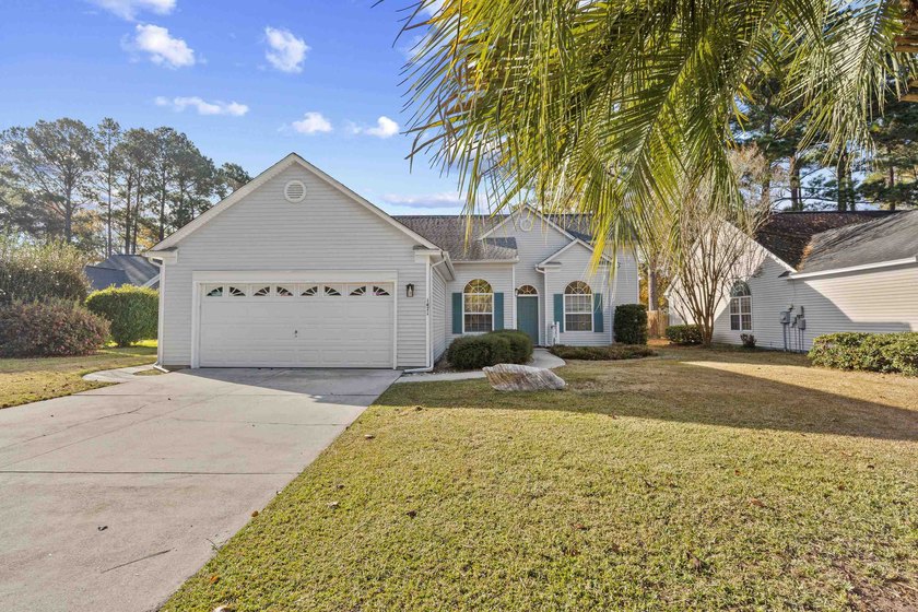 Great opportunity to live in a beautiful Golf Community, minutes - Beach Home for sale in Murrells Inlet, South Carolina on Beachhouse.com