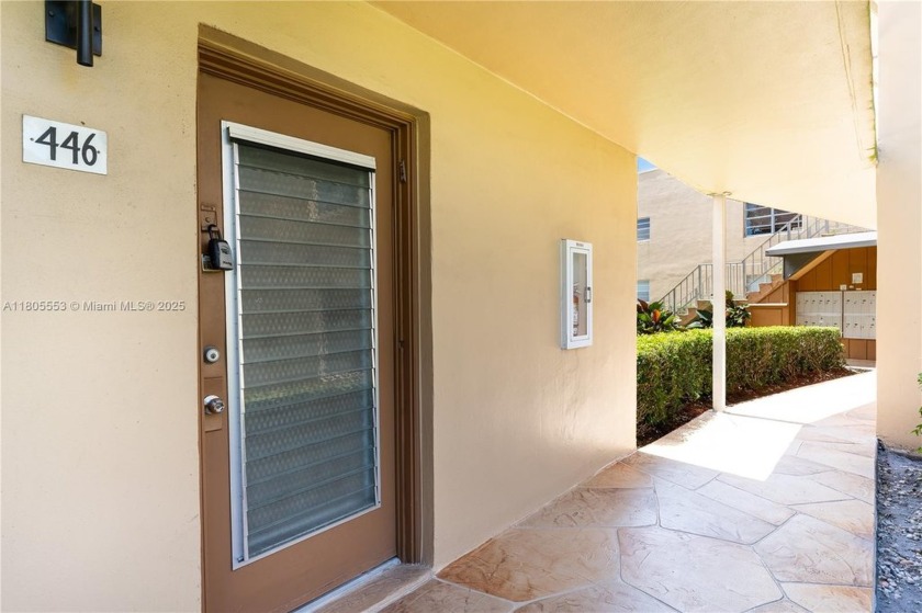 Welcome to Kings Point! This well-kept 1st-floor corner condo - Beach Condo for sale in Delray Beach, Florida on Beachhouse.com