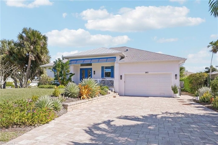 Welcome to island living in the desirable Isles of Capri, just - Beach Home for sale in Naples, Florida on Beachhouse.com