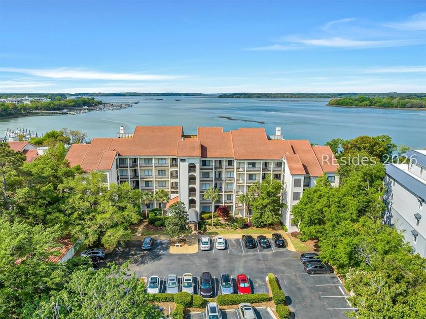 Incredible top-floor 3-bedroom, 2.5-bath Commodore villa with - Beach Condo for sale in Hilton Head Island, South Carolina on Beachhouse.com