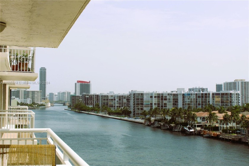 Spacious condo with amazing Intracoastal views and across the - Beach Condo for sale in Hollywood, Florida on Beachhouse.com