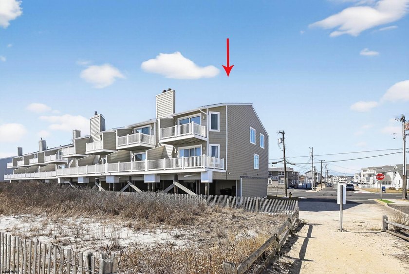 Direct beachfront Sundance townhome end unit offering panoramic - Beach Condo for sale in Brigantine, New Jersey on Beachhouse.com