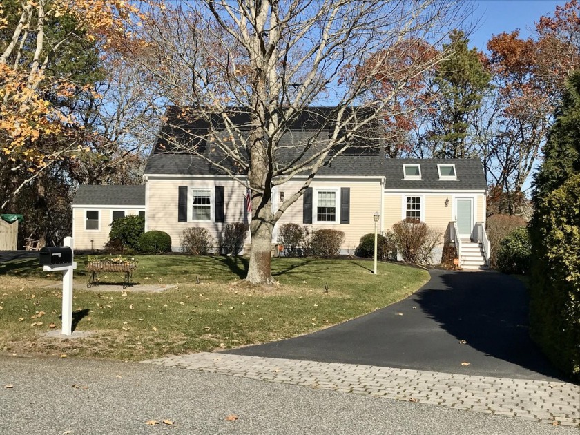 Looking for a picture perfect, just move in and enjoy property? - Beach Home for sale in Mashpee, Massachusetts on Beachhouse.com