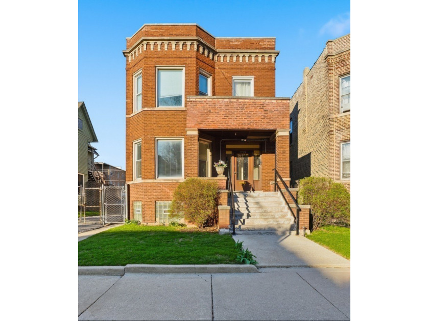 This classic Chicago brick income-producing two-flat offers a - Beach Home for sale in Chicago, Illinois on Beachhouse.com
