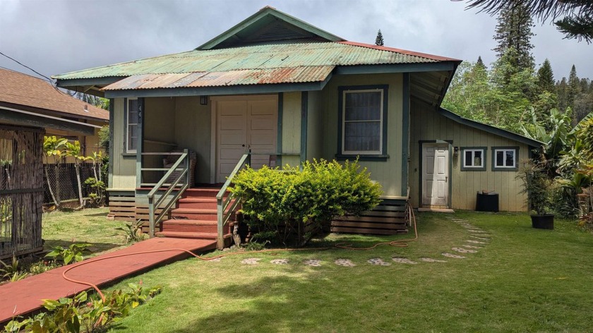 Just 3 blocks from the center of Lanai City.  Lot runs street to - Beach Home for sale in Lanai City, Hawaii on Beachhouse.com