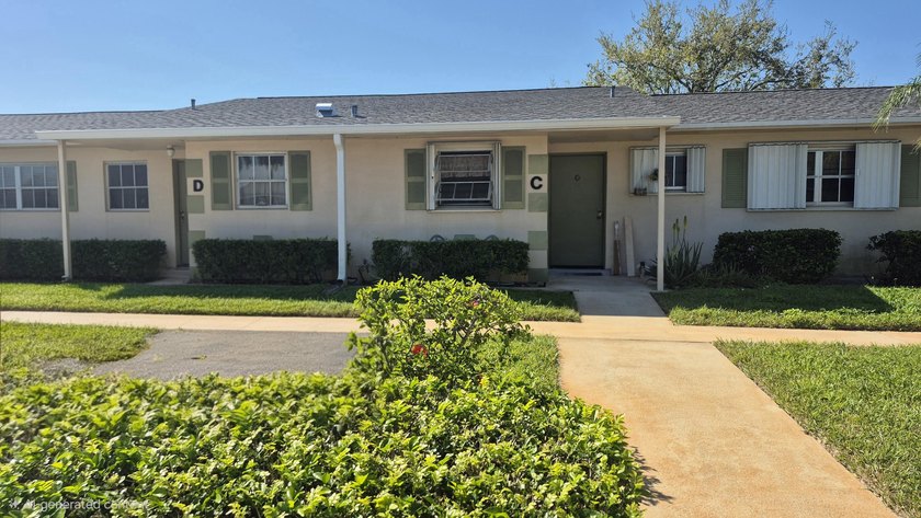 Beautiful 2-bedroom, 2-bath villa in the desirable 55+ community - Beach Condo for sale in West Palm Beach, Florida on Beachhouse.com