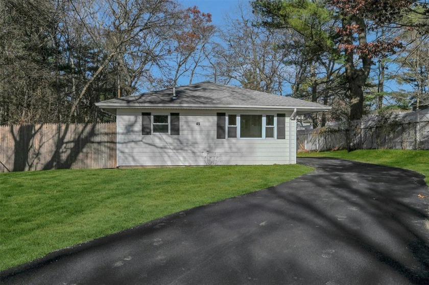 Renovated 3 bedroom 1 bathroom home. New kitchen with new - Beach Home for sale in Brookhaven, New York on Beachhouse.com