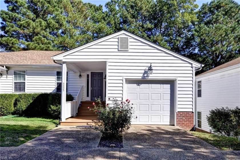 Experience peaceful pond views and a prime Williamsburg location - Beach Townhome/Townhouse for sale in Williamsburg, Virginia on Beachhouse.com