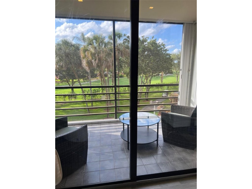 Completely renovated, no detail overlooked. New kitchen and - Beach Condo for sale in Pembroke Pines, Florida on Beachhouse.com