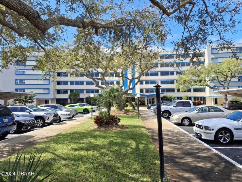 LIVE on the INTRACOASTAL in this exquisite, 2nd floor, renovated - Beach Condo for sale in Daytona Beach, Florida on Beachhouse.com