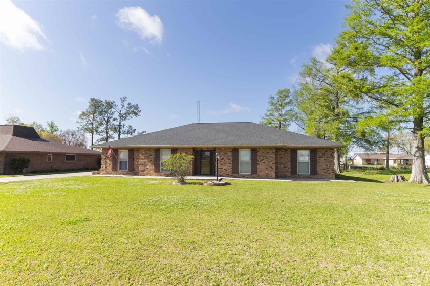 Welcome to 9704 East Park Ave in the Myrtle Grove Heights - Beach Home for sale in Houma, Louisiana on Beachhouse.com