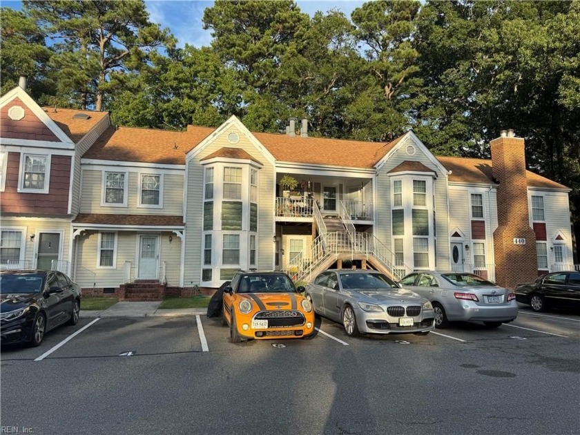 2 bedroom, 1 bath condo with a loft (perfect for a home office) - Beach Condo for sale in Newport News, Virginia on Beachhouse.com