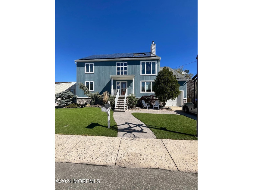 Magnificent waterfront location! Discover a waterfront haven in - Beach Home for sale in Toms River, New Jersey on Beachhouse.com