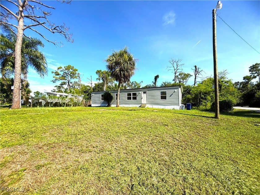 ***BACK ON THE MARKET BUYER'S FINANCING FELL THROUGH*** Move - Beach Home for sale in North Fort Myers, Florida on Beachhouse.com