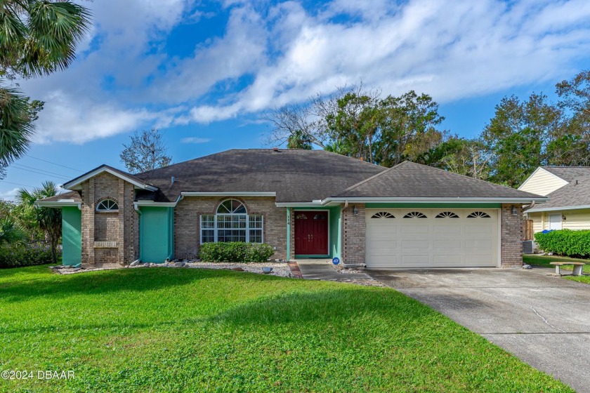 Welcome Home! Beautiful Landscape, Ponds, Sprawling Trees, parks - Beach Home for sale in Ormond Beach, Florida on Beachhouse.com