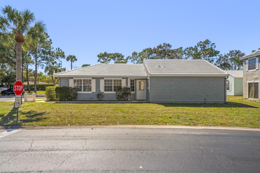 Live the Florida lifestyle in this 3 bedroom, 2 bath home! - Beach Home for sale in Palm Bay, Florida on Beachhouse.com