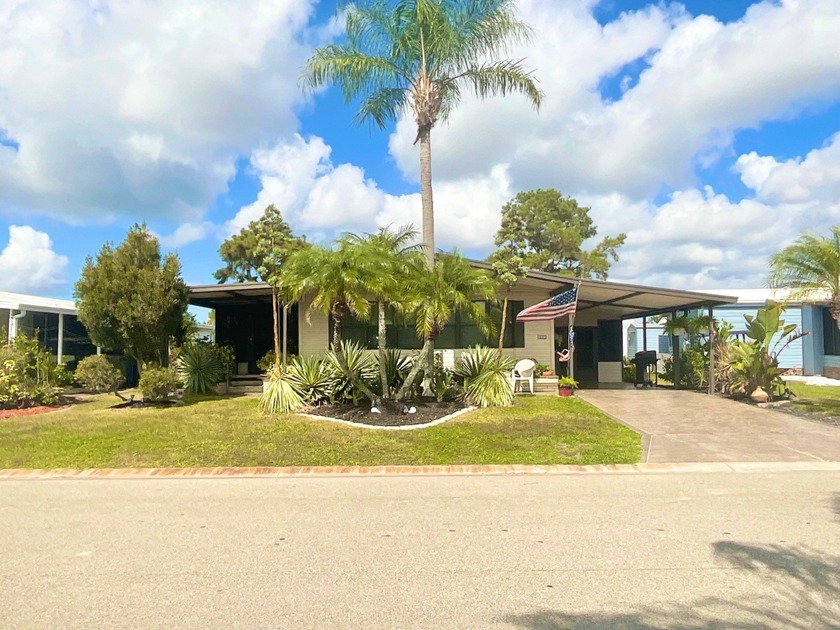 Welcome to your next Florida dream home, located in the - Beach Home for sale in Ellenton, Florida on Beachhouse.com
