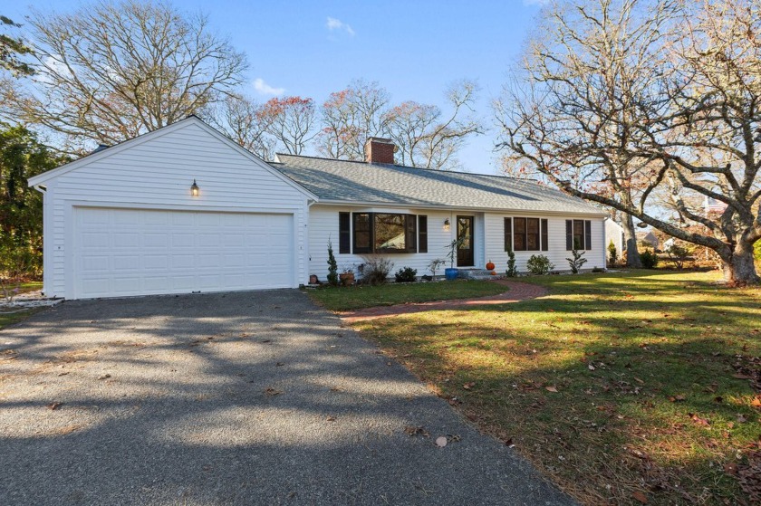 Welcome to 6 Riverdale S, a charming Cape Cod home in South - Beach Home for sale in South Dennis, Massachusetts on Beachhouse.com