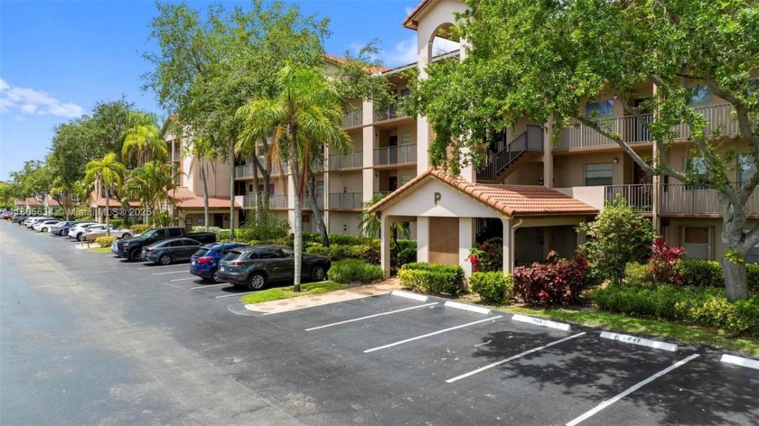 Beautifully renovated 2-bed, 2-bath condo in the highly - Beach Condo for sale in Pembroke Pines, Florida on Beachhouse.com