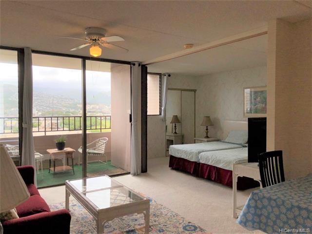 Nice and well-maintained one bedroom, one bath unit at Royal - Beach Condo for sale in Honolulu, Hawaii on Beachhouse.com
