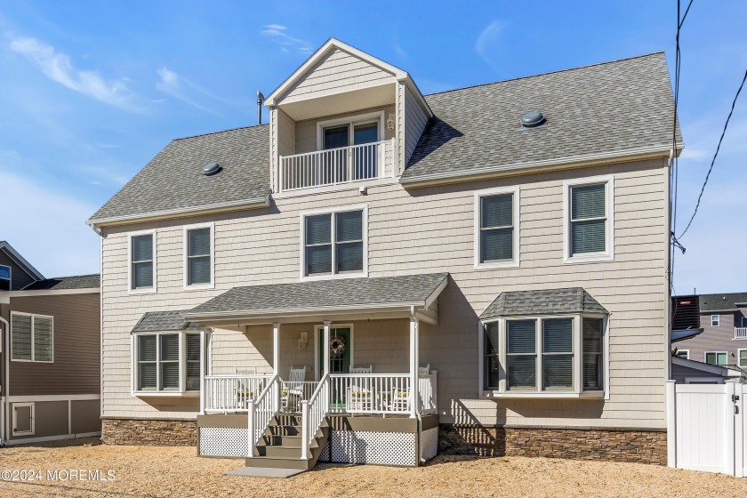 Chadwick Beach Island -Turnkey, move right in- Sold fully - Beach Home for sale in Lavallette, New Jersey on Beachhouse.com