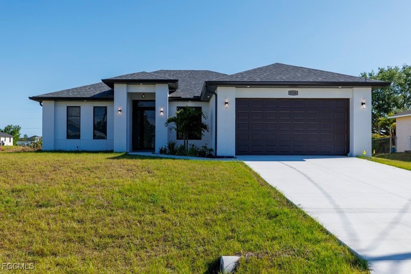 Welcome to Your Dream Home in the Heart of Cape Coral! This - Beach Home for sale in Cape Coral, Florida on Beachhouse.com