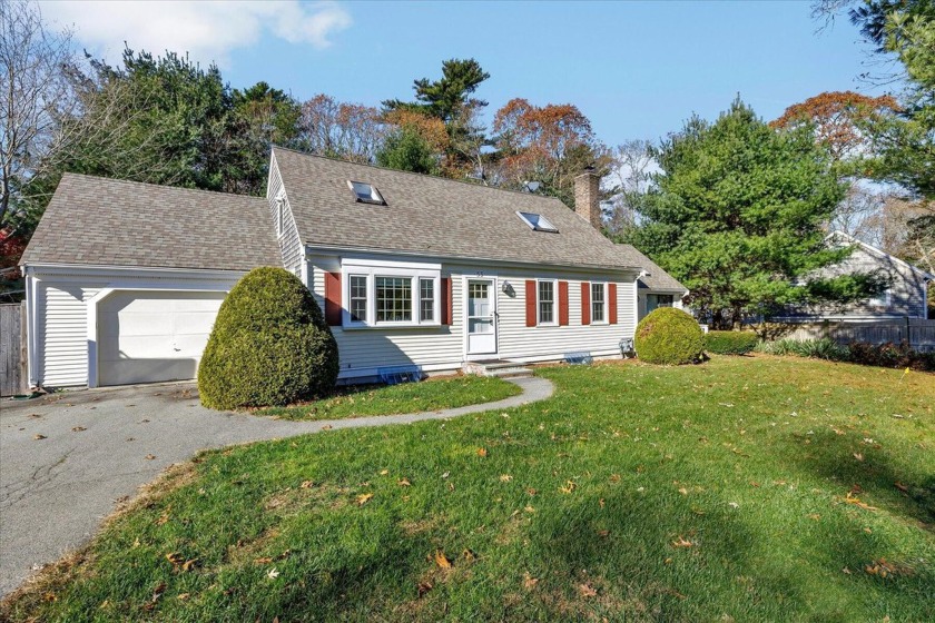 This well-maintained Cape-style home features 3 bedrooms, 2 full - Beach Home for sale in Mashpee, Massachusetts on Beachhouse.com