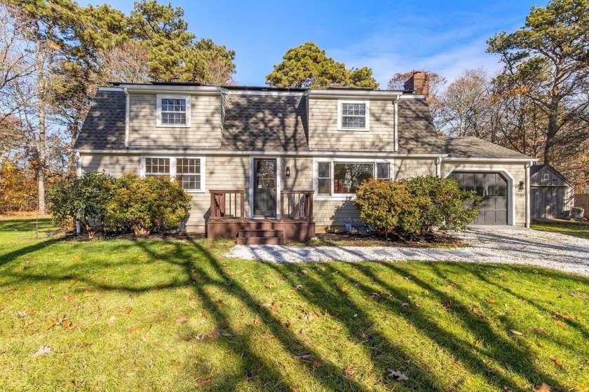 Beautifully updated 4-bedroom, 2- Full baths home featuring an - Beach Home for sale in Brewster, Massachusetts on Beachhouse.com