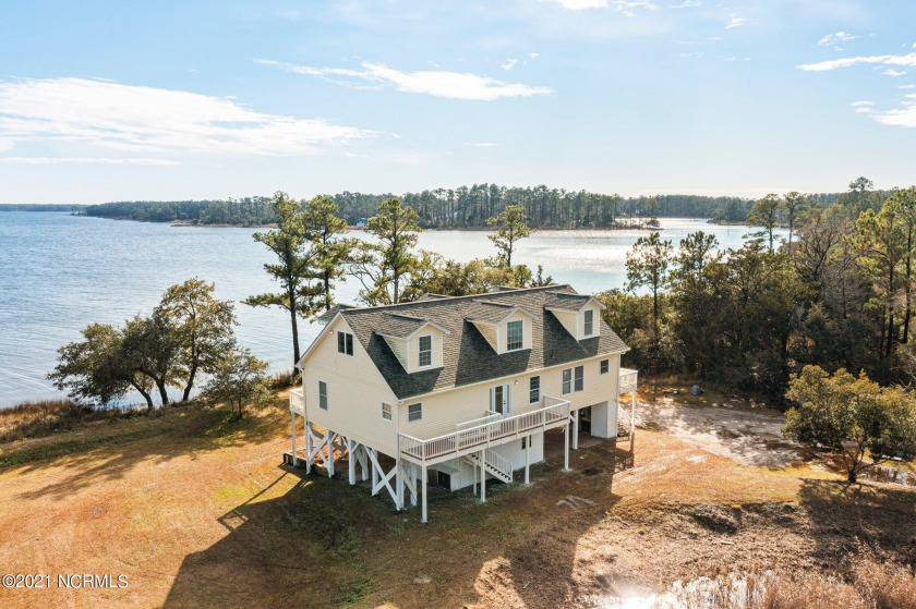 Breathtaking waterfront views paired with a completely renovated - Beach Home for sale in Beaufort, North Carolina on Beachhouse.com