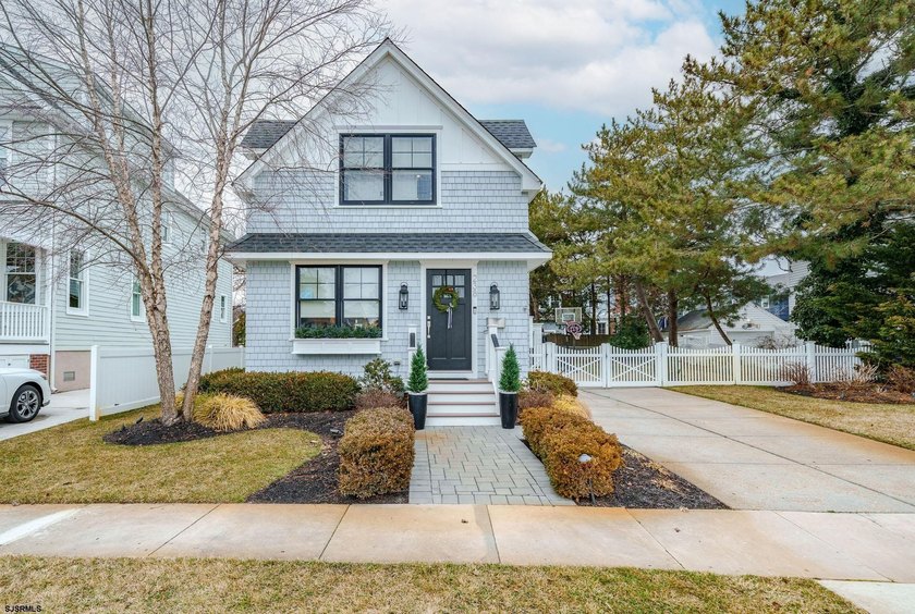 GARDENS HOME ON DESIRABLE LARGE LOT! An impeccably restored - Beach Home for sale in Ocean City, New Jersey on Beachhouse.com
