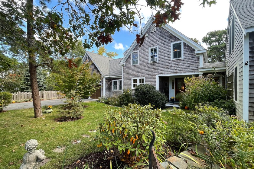 Incredible opportunity to own a beautiful, updated custom home - Beach Home for sale in South Chatham, Massachusetts on Beachhouse.com
