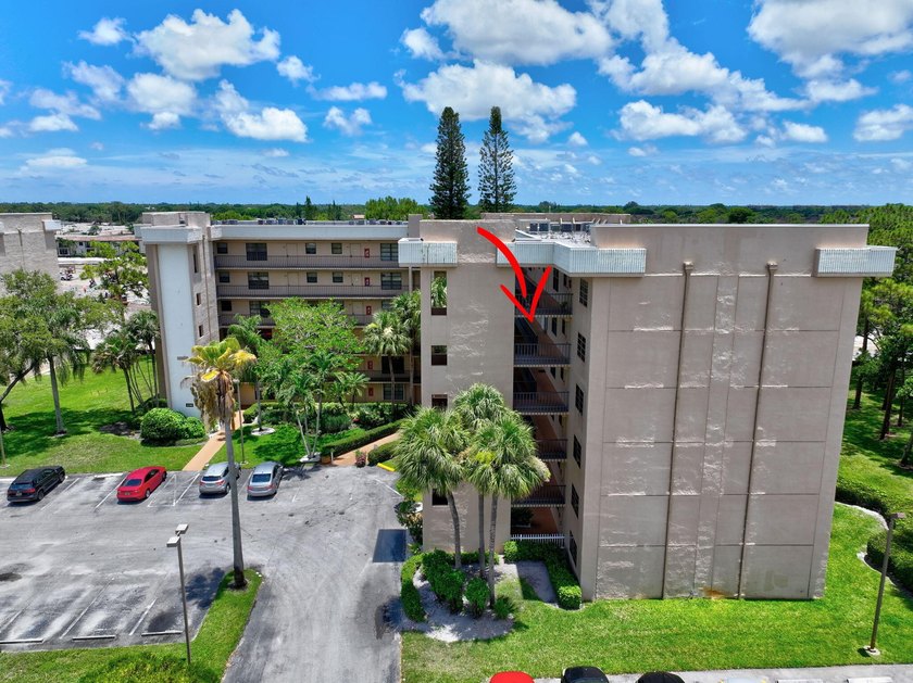 INVESTORS! Lovely condo in 55+ community with 2 beds and 2 baths - Beach Condo for sale in Lake Worth, Florida on Beachhouse.com