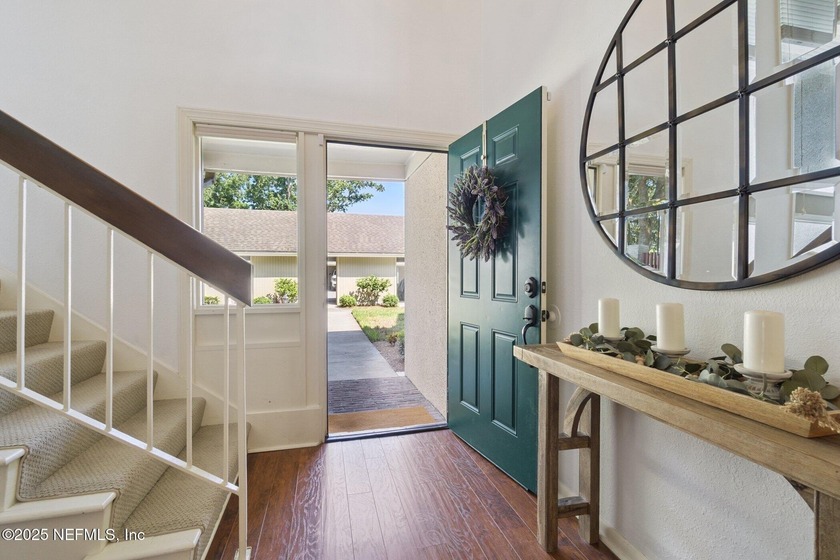 Beautifully updated end-unit in Deerwood's guard-gated community - Beach Condo for sale in Jacksonville, Florida on Beachhouse.com
