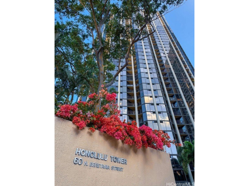Honolulu Towers is located in the heart of Honolulu and offers - Beach Condo for sale in Honolulu, Hawaii on Beachhouse.com