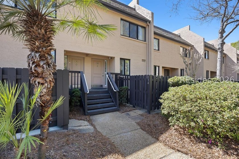 Fantastic opportunity in Island Club! 134 Island Club is totally - Beach Condo for sale in Hilton Head Island, South Carolina on Beachhouse.com