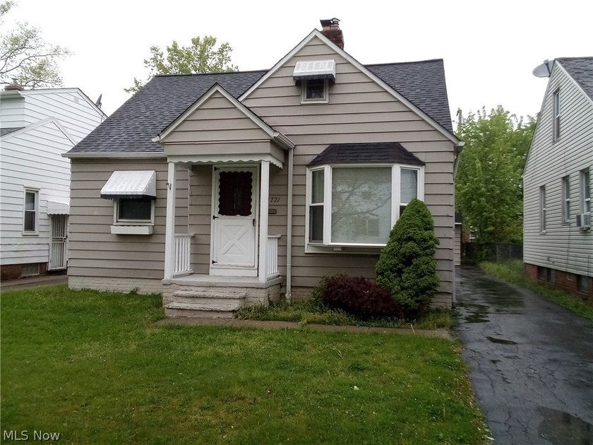 Charming Euclid Cape Cod offering 3 bedrooms, 1 full bath, and a - Beach Home for sale in Euclid, Ohio on Beachhouse.com