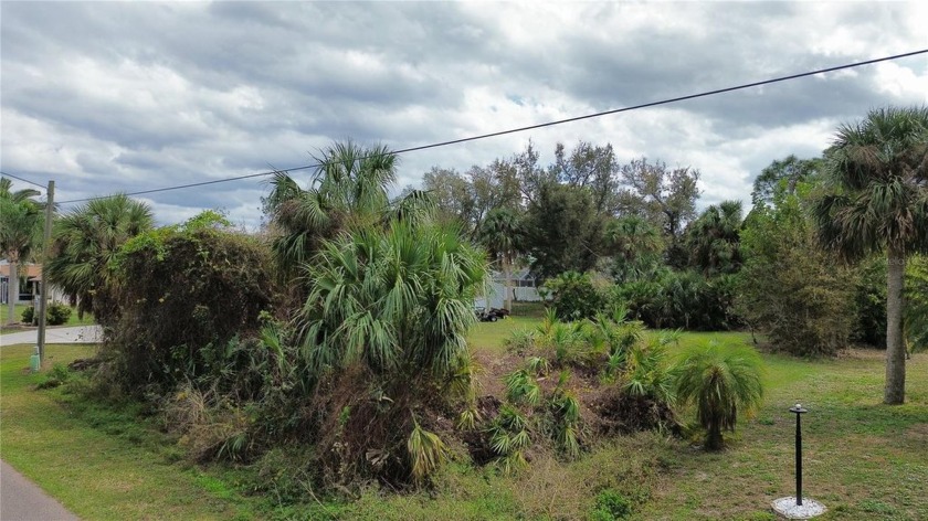 GREAT LOT with PUBLIC WATER located in prime - Beach Lot for sale in North Port, Florida on Beachhouse.com