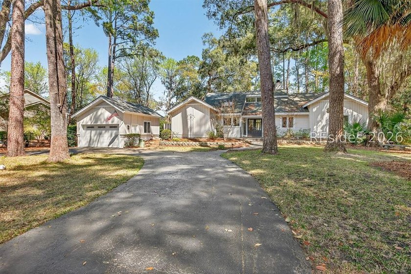 Tucked on a quiet cul-de-sac in Shipyard, this 3BR/2BA home is - Beach Home for sale in Hilton Head Island, South Carolina on Beachhouse.com