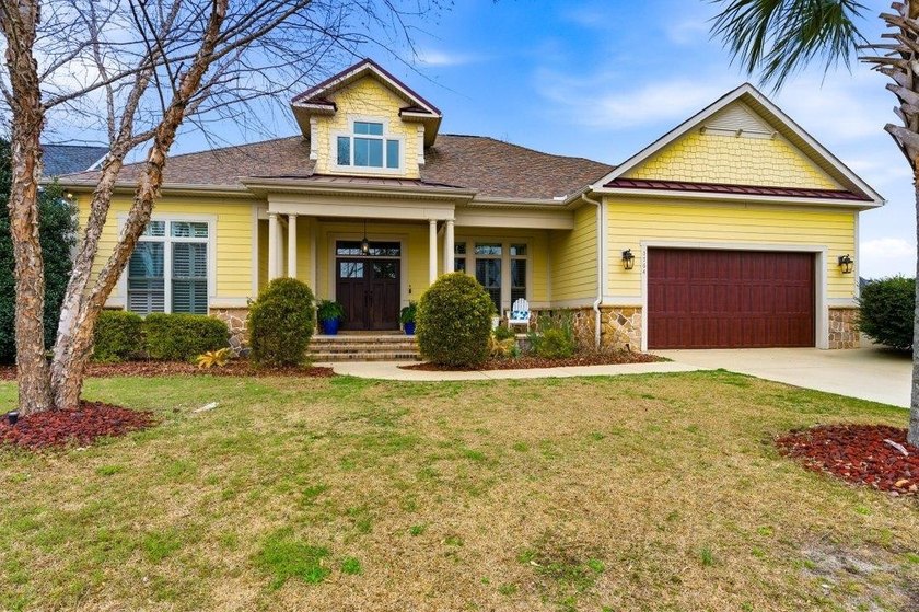 Beautiful 4 bedroom, 3.5 bath custom home is priced to sell in - Beach Home for sale in Myrtle Beach, South Carolina on Beachhouse.com