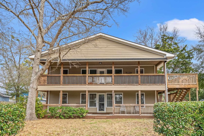 Location, Location, Location! Just a short walk to the beach - Beach Townhome/Townhouse for sale in Surfside Beach, South Carolina on Beachhouse.com