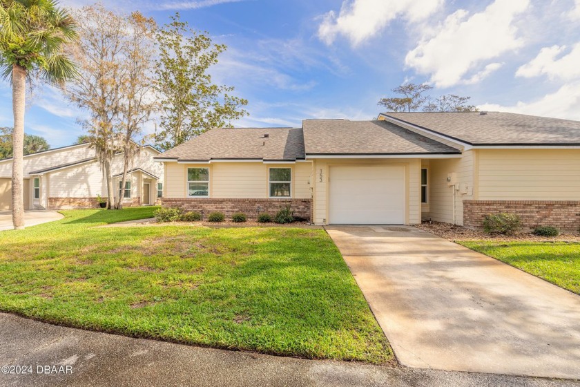 Located across from the community pool, this beautifully updated - Beach Townhome/Townhouse for sale in Daytona Beach, Florida on Beachhouse.com