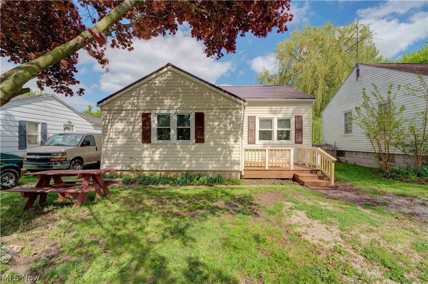 Must-see, newly updated move-in ready 4-bedroom, 1.5-bath home - Beach Home for sale in Vermilion, Ohio on Beachhouse.com