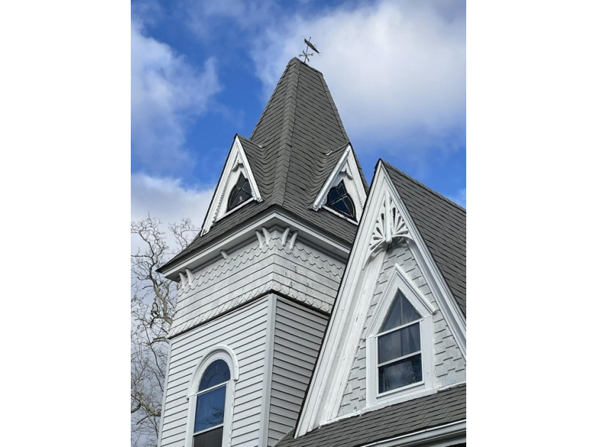 Impressive & long admired by many passerbys, this Antique - Beach Home for sale in South Dennis, Massachusetts on Beachhouse.com