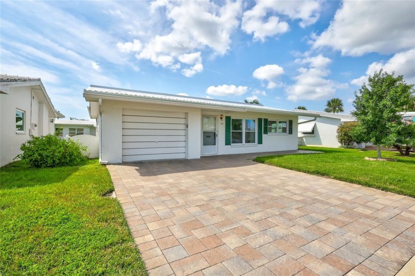 ABSOLUTELY NO DAMAGE FROM THE HURRICANES. Located in a NON-FLOOD - Beach Condo for sale in Pinellas Park, Florida on Beachhouse.com