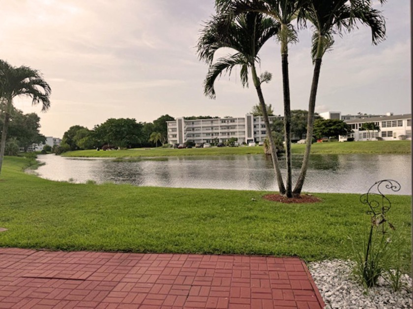 PRICED TO SELL! FAB WATER VIEW! RARELY AVAILABLE, MOVE IN READY - Beach Condo for sale in Deerfield Beach, Florida on Beachhouse.com