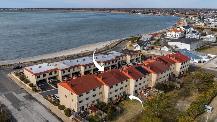 Welcome to 18 Empire Drive in the Bay Club Condominiums! - Beach Condo for sale in Egg Harbor Township, New Jersey on Beachhouse.com