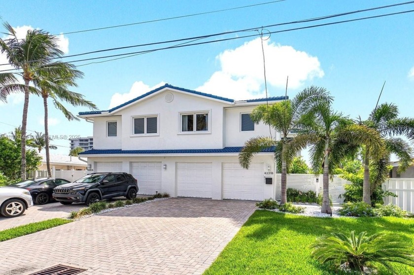 The ultimate Waterfront Tropical Oasis. Elegantly Renovated - Beach Townhome/Townhouse for sale in Lauderdale By The Sea, Florida on Beachhouse.com